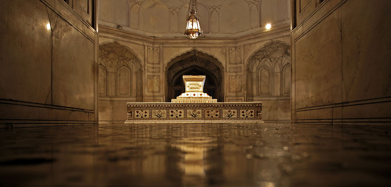 1280px-Grave_of_Jahangir