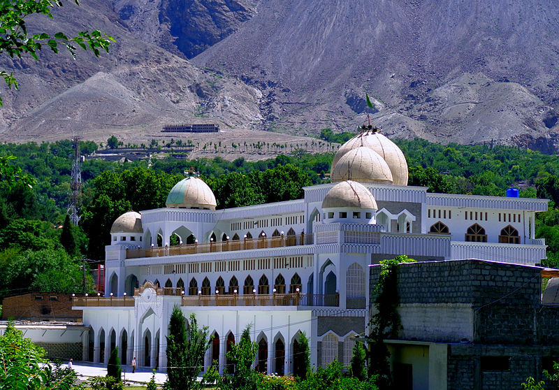 800px-The_Central_Imaamia_Mosque_Gilgit_City,_GB