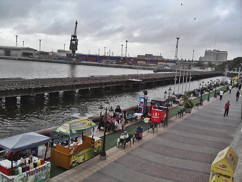 Port-Grand-Karachi-01