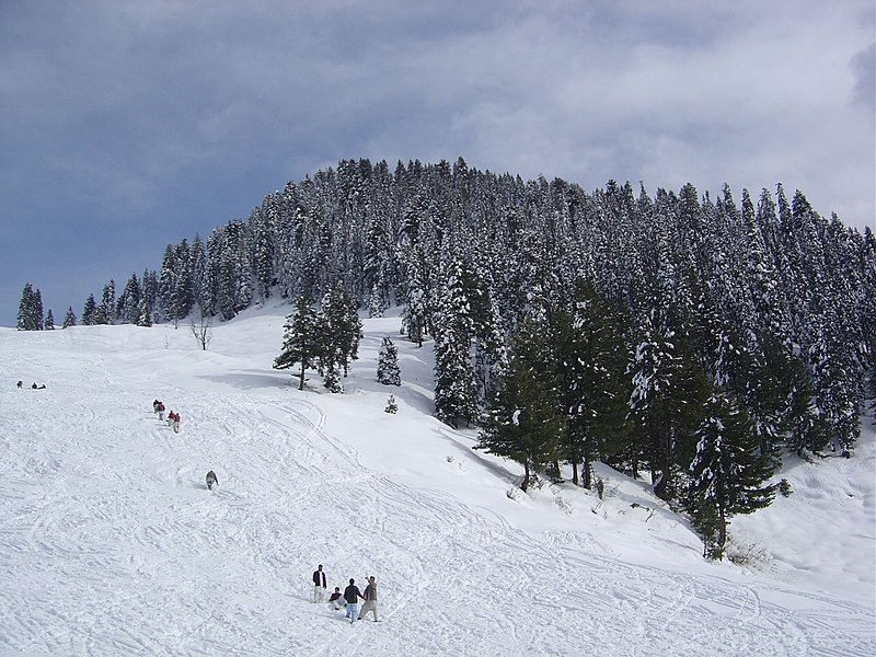 Ski_Slope_in_Malam_Jabba